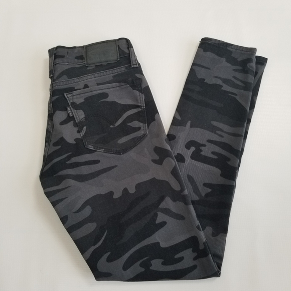 Levi's Denim - Levi's 711 Skinny Jeans Camo Size 24